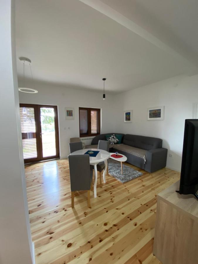 Turisticki Apartmani “Kraljeva Stolica” ชาเบลียค ภายนอก รูปภาพ