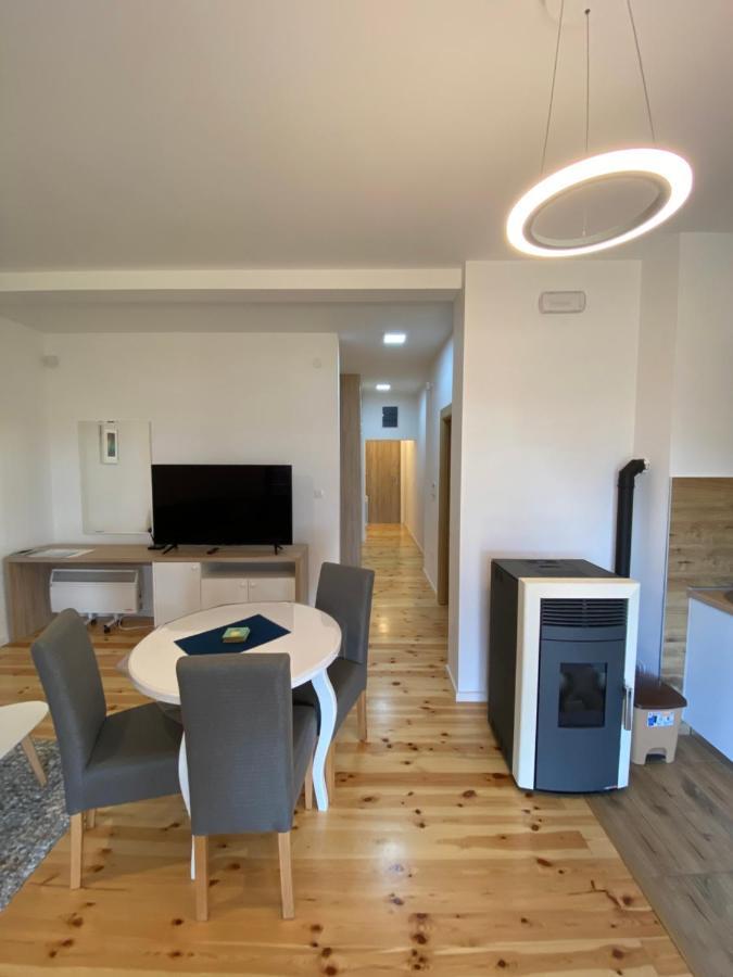 Turisticki Apartmani “Kraljeva Stolica” ชาเบลียค ภายนอก รูปภาพ